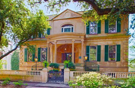Owens-Thomas House & Slave Quarters