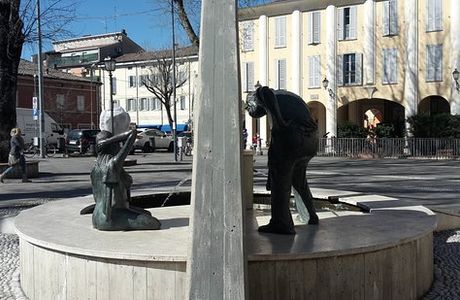 Monumento al Tortellino