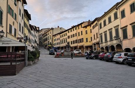 Piazza Tanucci (La Piazza del Ciclone)
