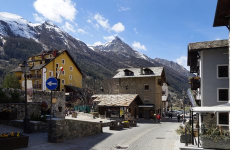 Piazza Roncas