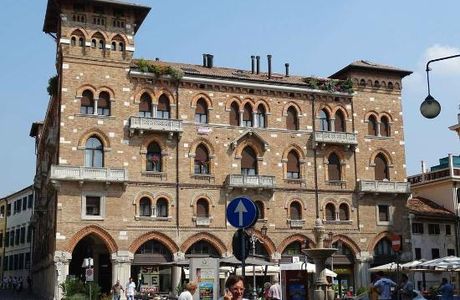 Piazza San Vito