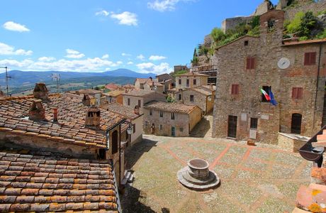 Piazza il Vecchietta