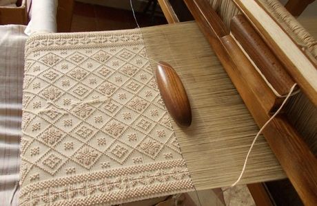 Laboratorio di tessitura a mano