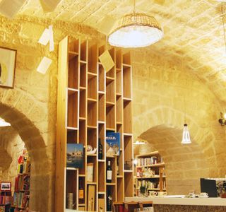 Luna Di Sabbia, Libri & Caffé