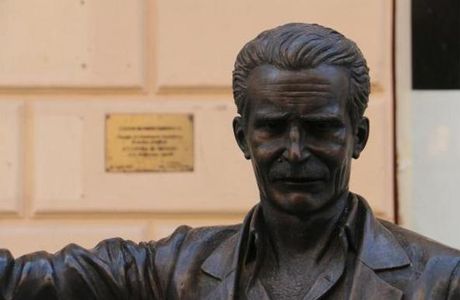 Statua del Commissario Montalbano