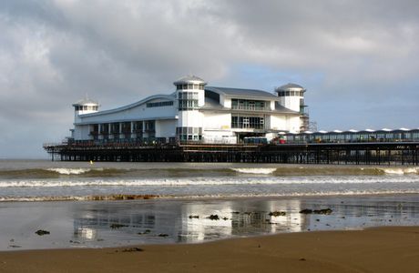 Grand Pier