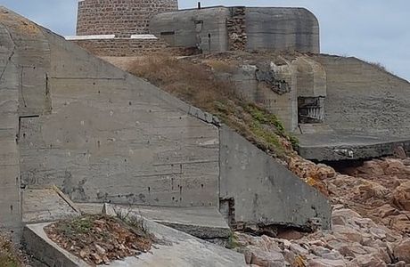 Fort Hommet 10.5 Cm Coastal Defence Gun Casemate Bunker