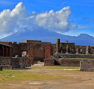 Pompeii Transfer Car