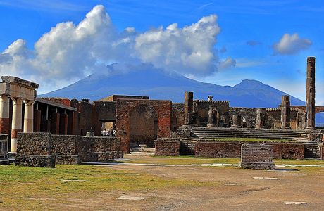 Pompeii Transfer Car
