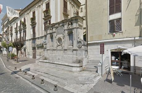 Fontana dei Caracciolo o di Bellerofonte