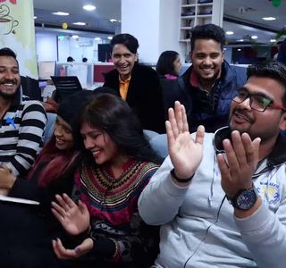 Amar Ujala Trimurti Shopping Complex