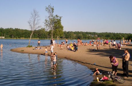 Beach on Krasnoye Lake