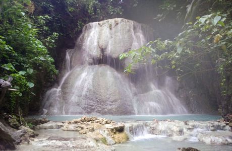 Aguinid Falls
