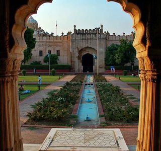 Roshnai Gate