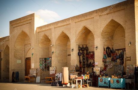 Taqi-Telpakfurushon Market