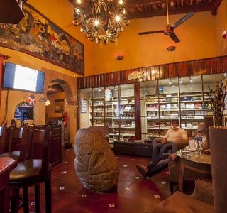 Tabaco & Ron Cigar Club