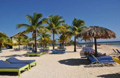 Roatan Pirates Bay