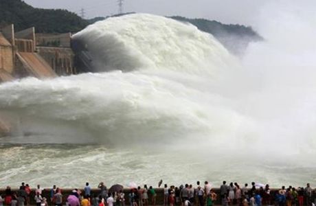 Sanmenxia Dam Scenic Area on Yellow River