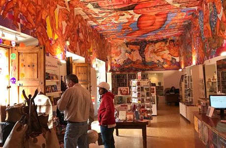 Public Library (Biblioteca Publica)