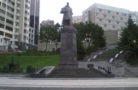 Stepan Osipovich Makarov Monument