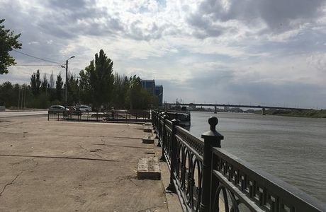 Komsomolskaya Embankment