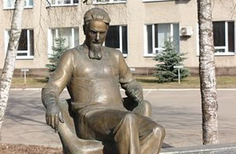 Monument to Kurchatov