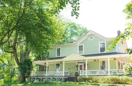 Greenock Yellow House