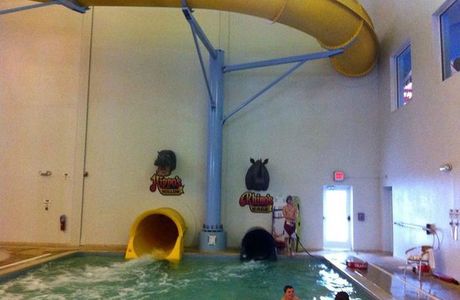 Surfari Joe's Indoor Wilderness Water Park