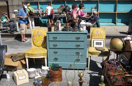 Red Barn Flea Market