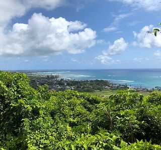 Ma'akua Ridge Trail