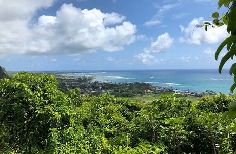 Ma'akua Ridge Trail