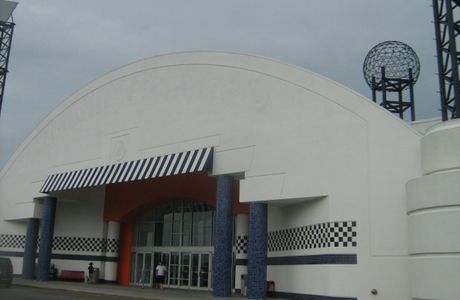 Belz Factory Outlet World