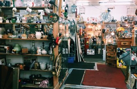 Snooper's Paradise Antiques