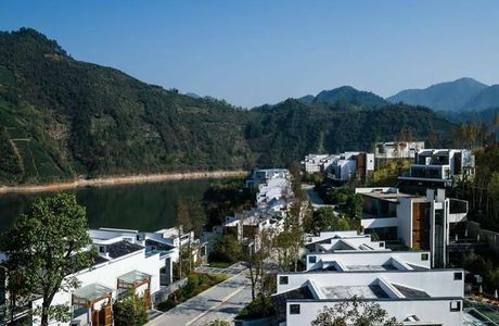 Longzhu Lake Scenic Resort