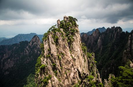 Yunji Peak