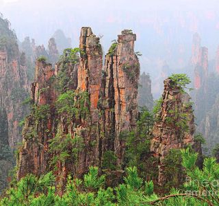 Zhangjiajie Tianbofu Scenic Resort