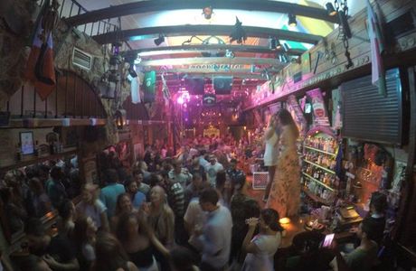 Murphy's Bar Santorini
