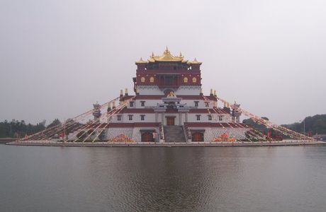Lingshan Buddhist Scenic Spot