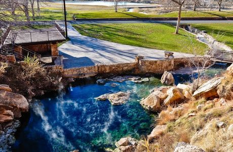 Taheman Hot Spring