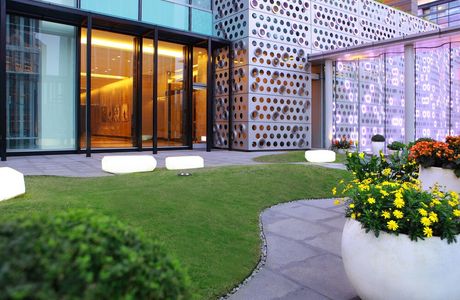 Iso House