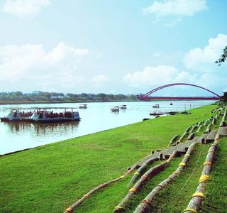 Dongshan River Water Park