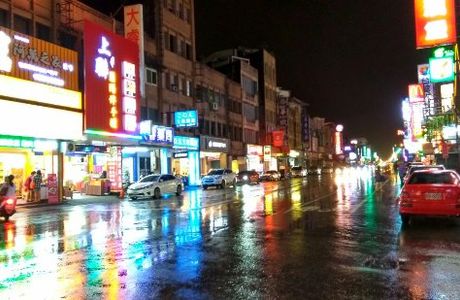 Yuanshan Night Market