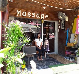 Aisawan Massage And Spa