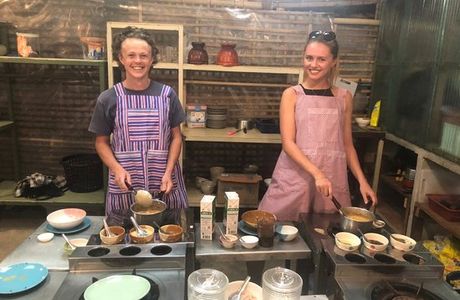 Charlie and Leks Thai cooking classes