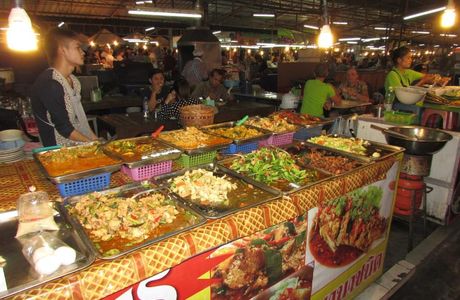 Thepprasit Road Nightmarket