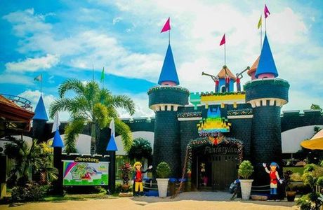 Gloria's Fantasyland