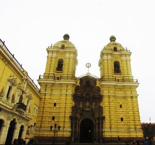 Museo Convento San Francisco y Catacumbas