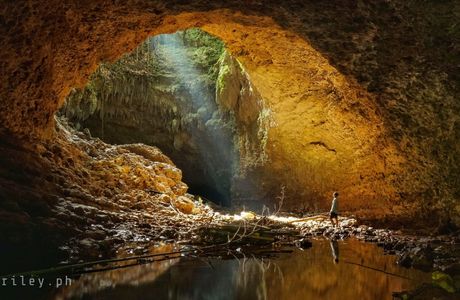 Hinayagan Cave
