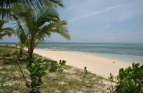 Pamomoan Beach