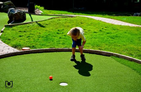 Adventure golf Green